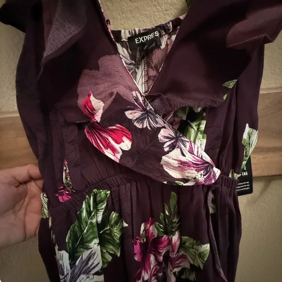 NWT Express Maxi Dress cold shoulder floral ruffle - Picture 10 of 10